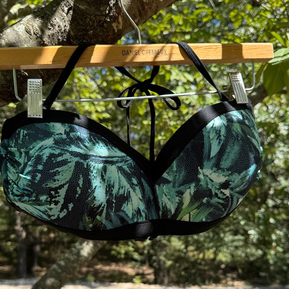 Athleta Black and Teal Activewear/Swim Top